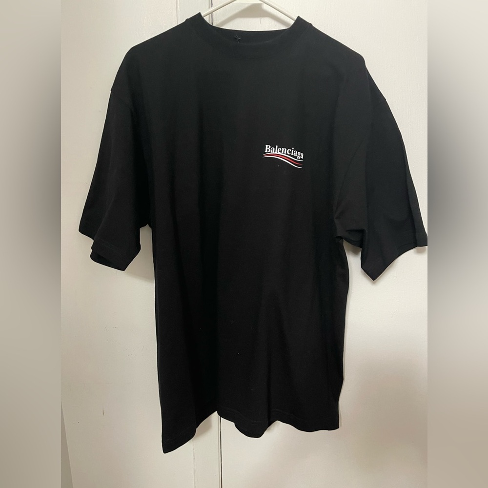 BALENCIAGA
OVERSIZES POLITICAL CAMPAIGN T-SHIRT IN BLACK
